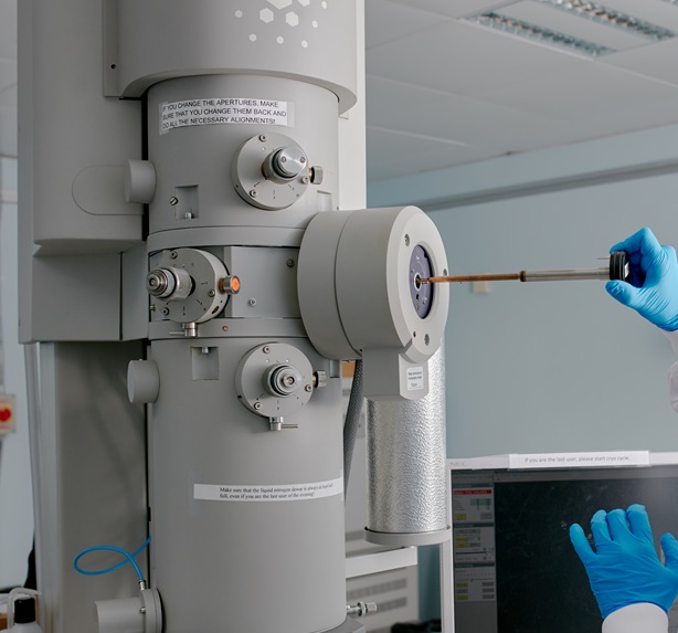 Large imaging instrument