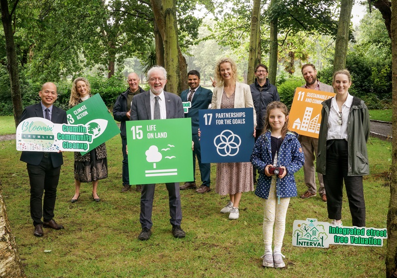 INTERVAL project launch photo showing INTERVAL Project Co-PI Dr Anh Vu Vo (UCD), Dr Abigail Ruth Freeman (SFI), Professor Gerald Mills (UCD), Minister Malcolm Noonan TD, INTERVAL Project PI Dr Srikanta Sannigrahi (UCD), Patrick Costello TD, Green Party Councillor Carolyn Moore and various Bloomin Crumlin community volunteers.