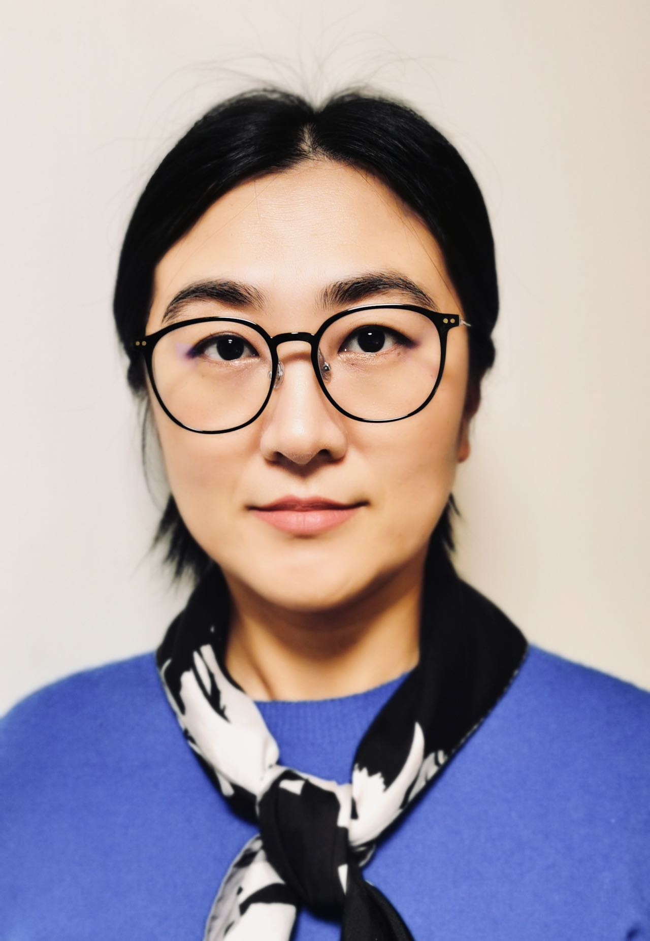 Portrait image of Yanling Wang, Director of the UCD Confucius Institute for Ireland