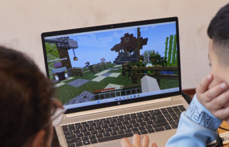From play to policy: a new way for children to reimagine traffic safety using Minecraft