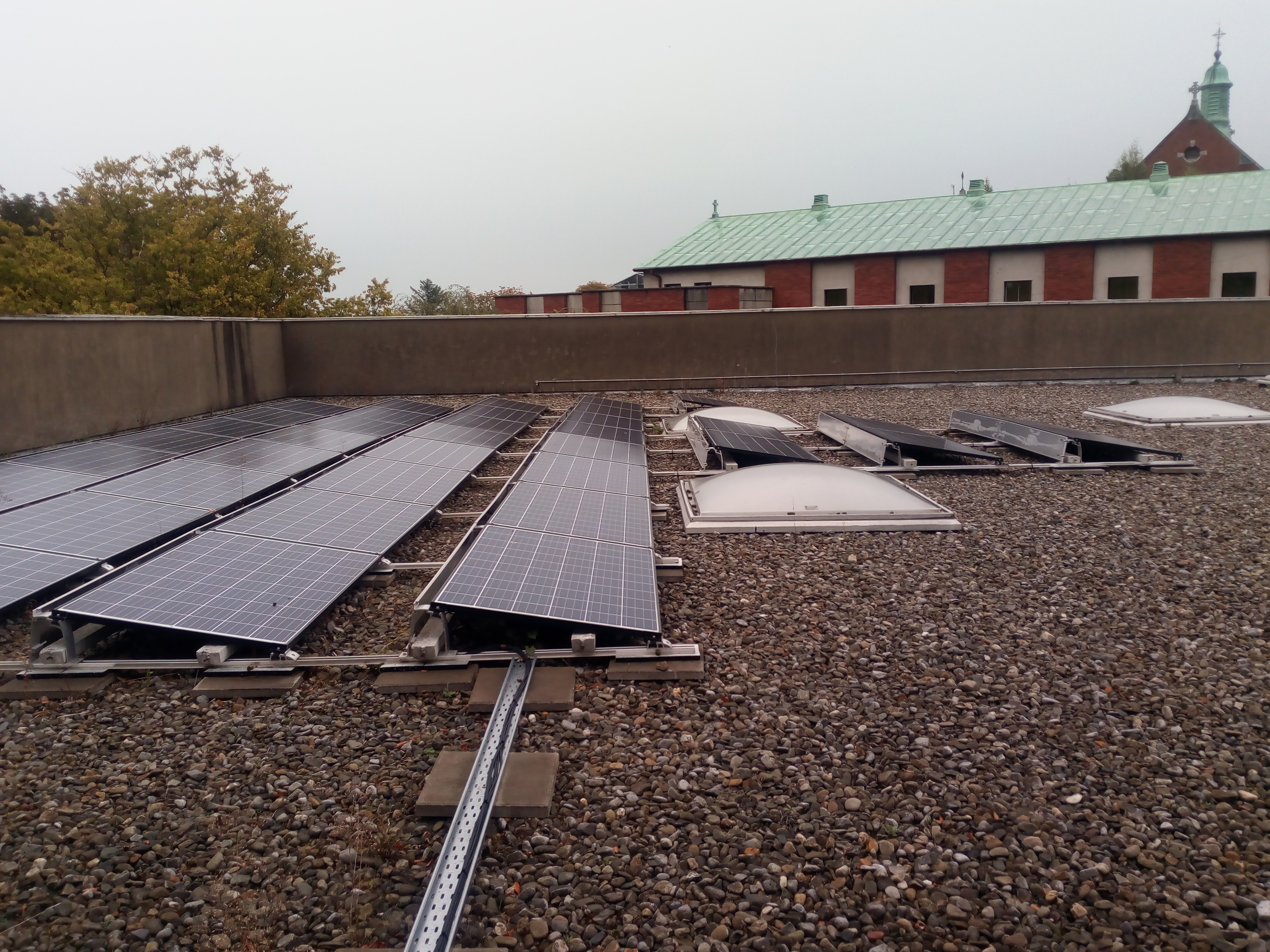 UCD Smurfit PV solar panel block