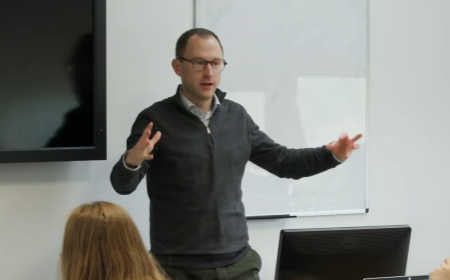 Dr Alexander Dukalskis is giving a lecture for the Norwegian Institute of International Affairs