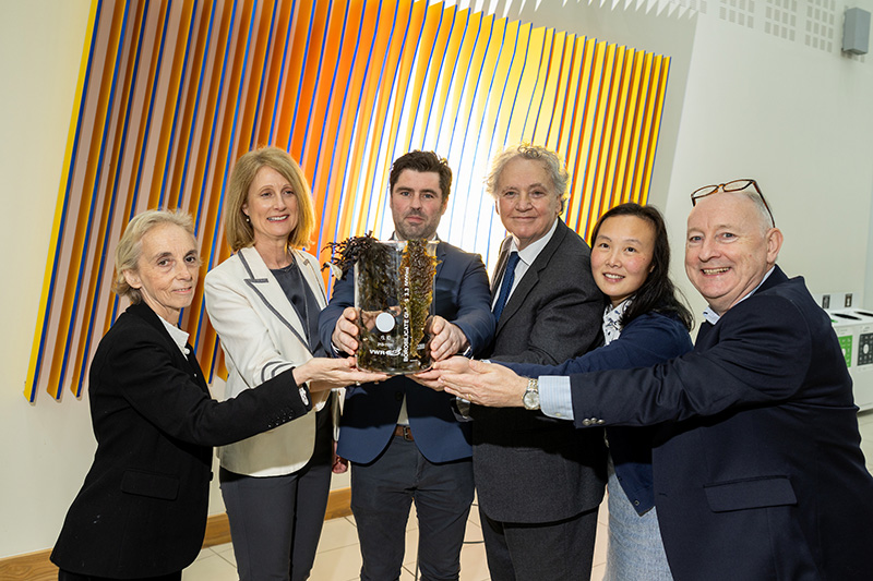 Pictured (left-right): Professor Grace Mulcahy, PI, Dr Aisling McEvoy, Director of Enterprise Partnerships at SFI, Shane O’Connell, Head of Innovation, Marigot Ltd, Profs Kenneth Dawson & Yan Yan, Project Co-Leads & Professor David Brayden, PI